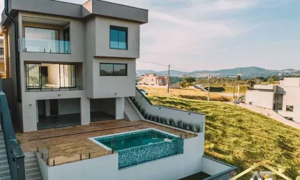 Excelente Casa Nova no Condomínio Santa Anna - Santana de Parnaíba-SP.