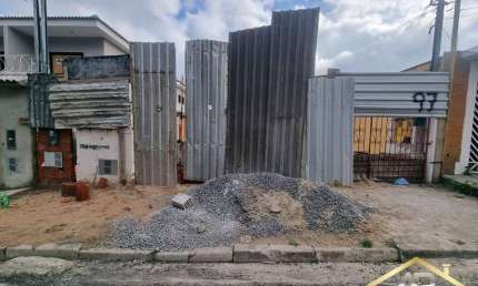 Sobrados Novos sendo, 3 Suítes e 4 Vagas, no Bela Vista em Osasco-SP.