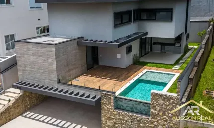 Casa à Venda no Condomínio Burle Marx em Alphaville/Santana de Parnaíba-SP.