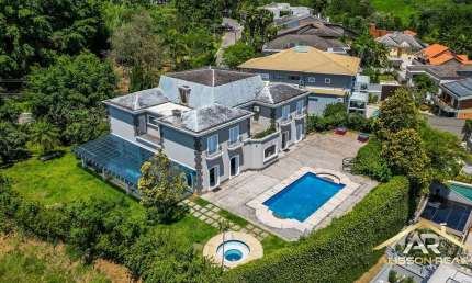 Casa de Luxo em Alphaville Residencial! 1500m², 15 vagas, 4 suítes.