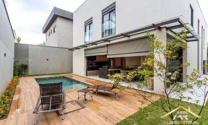 Casa de luxo com Vista permanente, 441m² e 4 Suítes.