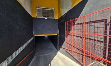 Excelente Salão Comercial sendo 270m² com 2 Vagas no Veloso em Osasco.