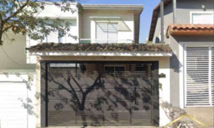 Sobrado à Venda com armários planejados e uma bela área gourmet, 130m².