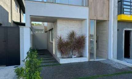 Linda Casa nova! no The Square Village, 3 Dorms. 1 St, 128m².