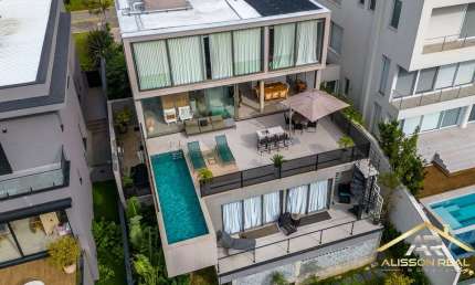 Deslumbrante casa à venda no Genesis II, 450m² de terreno, 4 Suítes.