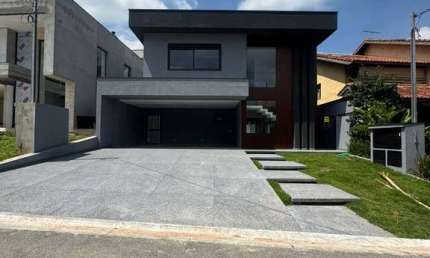 Belíssima Casa Nova, 4 Suítes, 350m² de construção no Alphaville-SP.