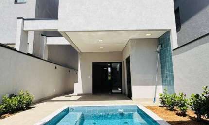Belíssima Casa com 3 Suítes, Piscina e 2 vagas, de 150m² no Nova Jaguari.
