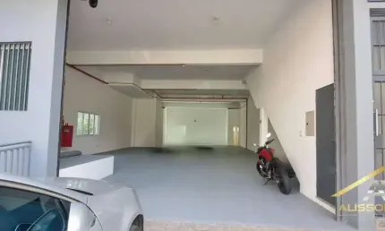 Excelente Salão Comercial Bela Vista - 220 m2 e 2 banheiros - 8.000,00