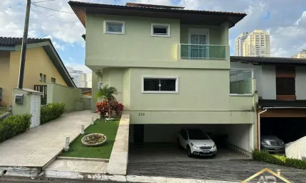 Linda Casa em Condomínio, 4 Dorms, 3 Sts, 309m² - Santana de Parnaíba - SP