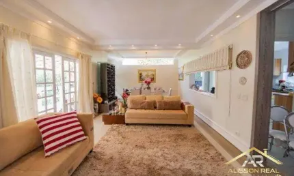 Excelente Casa em Condomínio, 3 Dorms, 1 St, 300m² - Carapicuíba - SP.