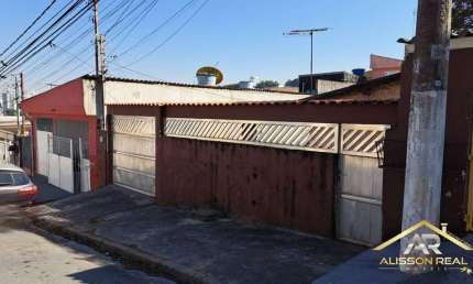 Casa no Jd. Roberto com 245 metros de terreno - 380.000,00