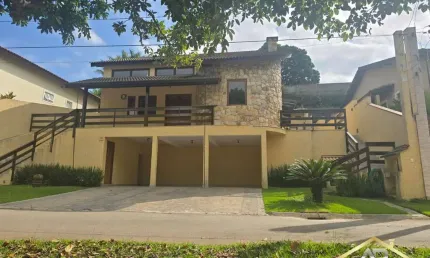 Linda Casa, 3 Dorms, 1 St, 6 Vagas, e um terreno de 504m² - Barueri - SP.