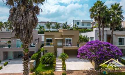 Belíssima Casa com 5 Suítes, 7 Wc, e Mobiliada com 424m² - Alphaville - SP.