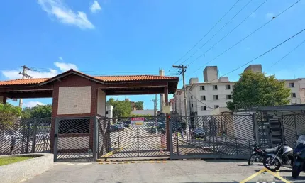 Apartamento térreo com 02 dormitórios e vaga para 1 carro