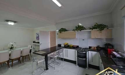 Sobrado à Venda 4 Quartos e 2 Suítes no Bela Vista em Osasco.