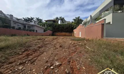 Ótimo Terreno em Condomínio, com 1000m². - Tamboré 3 - SP.