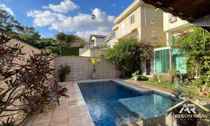 Linda Casa no Res. 10, 4 Dorms, 4 Sts, 6 Vagas, 510m² - Alphaville - SP.