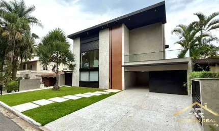 Belíssima Casa de 500m², 4 Quartos, 4 Suítes, 6 Vagas no Cond. Alpha II.