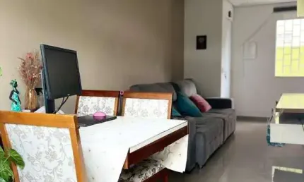 Casa em cond. bem localizado, 2 quartos e 2 vagas no quitauna - osasco.