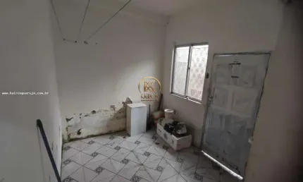 Sobrado para Venda em Guarujá, Sítio Paecara (Vicente de Carvalho), 3 dormitórios, 2 banheiros