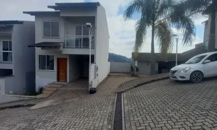 Casa em condomínio fechado com 3 quartos à venda no Retiro, Volta Redonda 