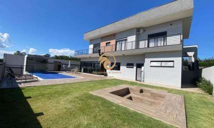 Casa de alto padrão com 4 suítes em condomínio fechado em Atibaia, SP