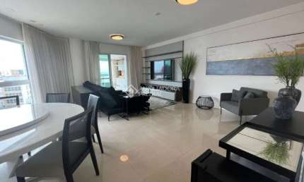 Apartamento com 4 quartos para alugar na Rua Lauro Muller, 478, Centro, Itajaí, 178 m2 por R$ 11.000