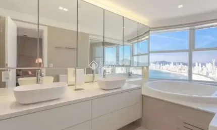 Apartamento com 3 quartos para alugar na Rua Julieta Lins, 721, Pioneiros, Balneário Camboriú, 183 m2 por R$ 35.000