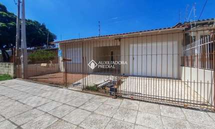 Casa com 3 quartos para alugar na Rua das Araucárias, 448, Harmonia, Canoas, 180 m2 por R$ 2.900