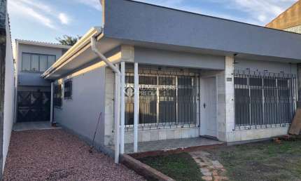 Casa com 2 quartos para alugar na Rua Mauá, 811, Rio Branco, Canoas, 140 m2 por R$ 2.500