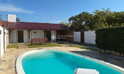 Casa em condomínio fechado com 3 quartos para alugar na Rua Ruth Pereira, 432, Ingleses do Rio Vermelho, Florianópolis, 120 m2 por R$ 6.500