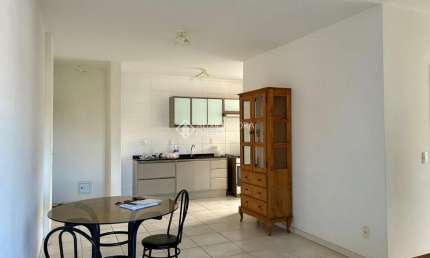 Apartamento com 3 quartos para alugar na Rua Doutor Homero de Miranda Gomes, 118, Capoeiras, Florianópolis, 84 m2 por R$ 3.600