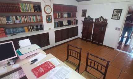 Casa para Venda em Salvador, Itaigara, 3 dormitórios, 1 suíte, 3 banheiros, 2 vagas