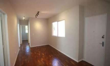 Apto lindo e totalmente reformado no Estoril BH. 03 dorm e garagem livre