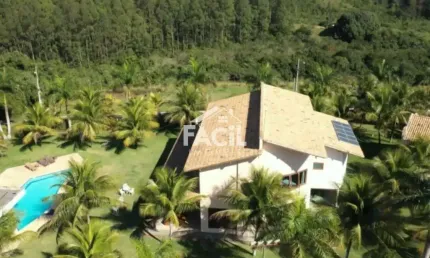 Casa de Alto Padrão em condomínio fechado  -  Guarapari/ES