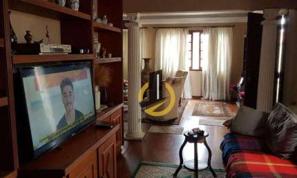 Casa à venda - 268m² - 3 suítes - 5 vagas - na Vila Gumercindo