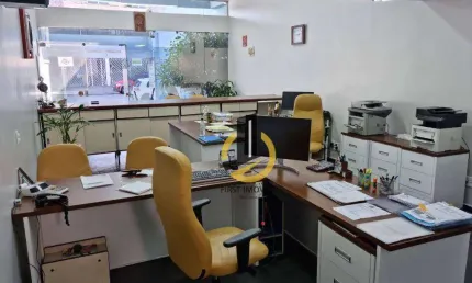 Salão comercial à venda - 165m² (construção) - 2 banheiros - cozinha - 4 vagas - Centro/SBC