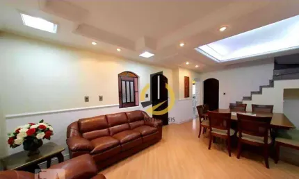 Casa à venda - 205m² - 3 dormitórios (1 suíte) - 4 banheiros - 2 vagas - Mobiliado - em São Caetano do Sul