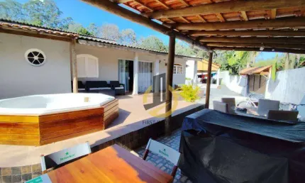 Casa em Condomínio à venda - 300m² - 3 dormitórios (1 suíte) - Piscina - Churrasqueira - 6 vagas - São Bernardo do Campo