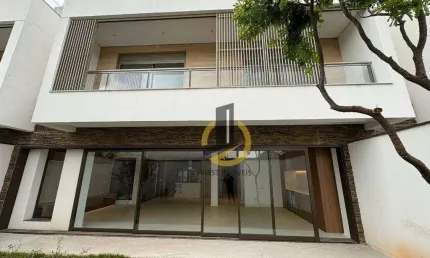 Casa Nova Semi-mobiliada à venda em Condomínio de Alto Padrão no Brooklin próxima à Hípica Paulista