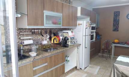 Casa Térrea na Villa Assis, fácil conversão para ponto comercia, 2 casas no terreno.