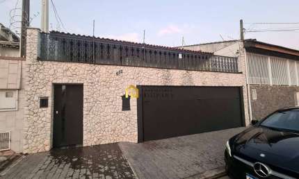 Casa assobradada espaçosa no bairro Trujillo em Sorocaba/SP