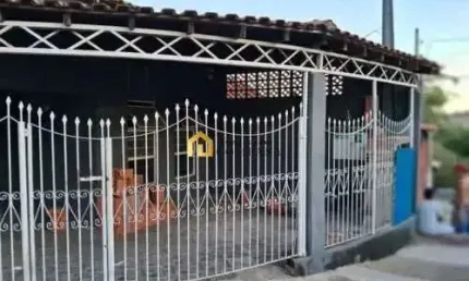 Casa de esquina com edícula com entrada independente na zona oeste de Sorocaba/SP