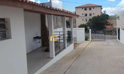 Casa geminada localizada no bairro Jardim Maria Lucia-Votorantim/SP