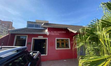 Casa com 2 quartos para alugar na Rua Raquel Rossi, 191, Fátima, Canoas, 124 m2 por R$ 3.000