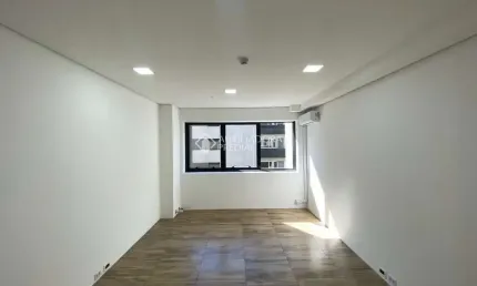 Sala comercial para alugar na Avenida Getúlio Vargas, 4831, Marechal Rondon, Canoas, 32 m2 por R$ 1.900