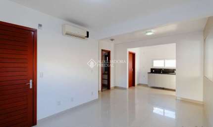 Casa em condomínio fechado com 3 quartos para alugar na Rua República, 2708, Harmonia, Canoas, 89 m2 por R$ 2.840