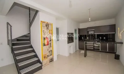Casa em condomínio fechado com 2 quartos para alugar na Avenida Wenceslau Escobar, 3742, Tristeza, Porto Alegre, 81 m2 por R$ 2.500