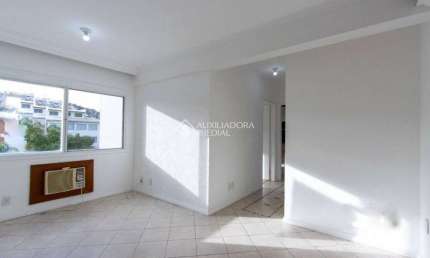 Apartamento com 2 quartos para alugar na Avenida da Cavalhada, 2356, Cavalhada, Porto Alegre, 65 m2 por R$ 2.100