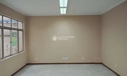 Sala comercial para alugar na Rua Sílvio Silveira Soares, 2541, Camaquã, Porto Alegre, 31 m2 por R$ 1.100